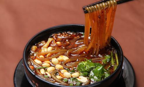 小吃店怎么打開(kāi)市場(chǎng)呢？四川小吃培訓(xùn)學(xué)校提議