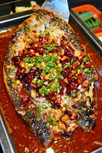 萬州烤魚技術(shù)培訓哪里正規(guī)？培訓成都串串香多少錢？